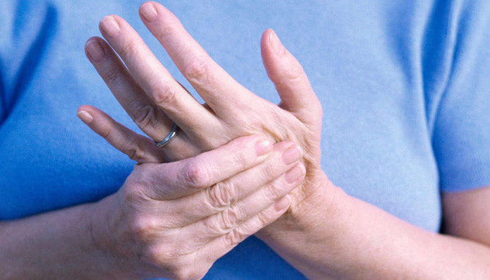 Tổn thương hệ thần kinh ngoại biên gây tê bì chân tay do điều trị ung thư